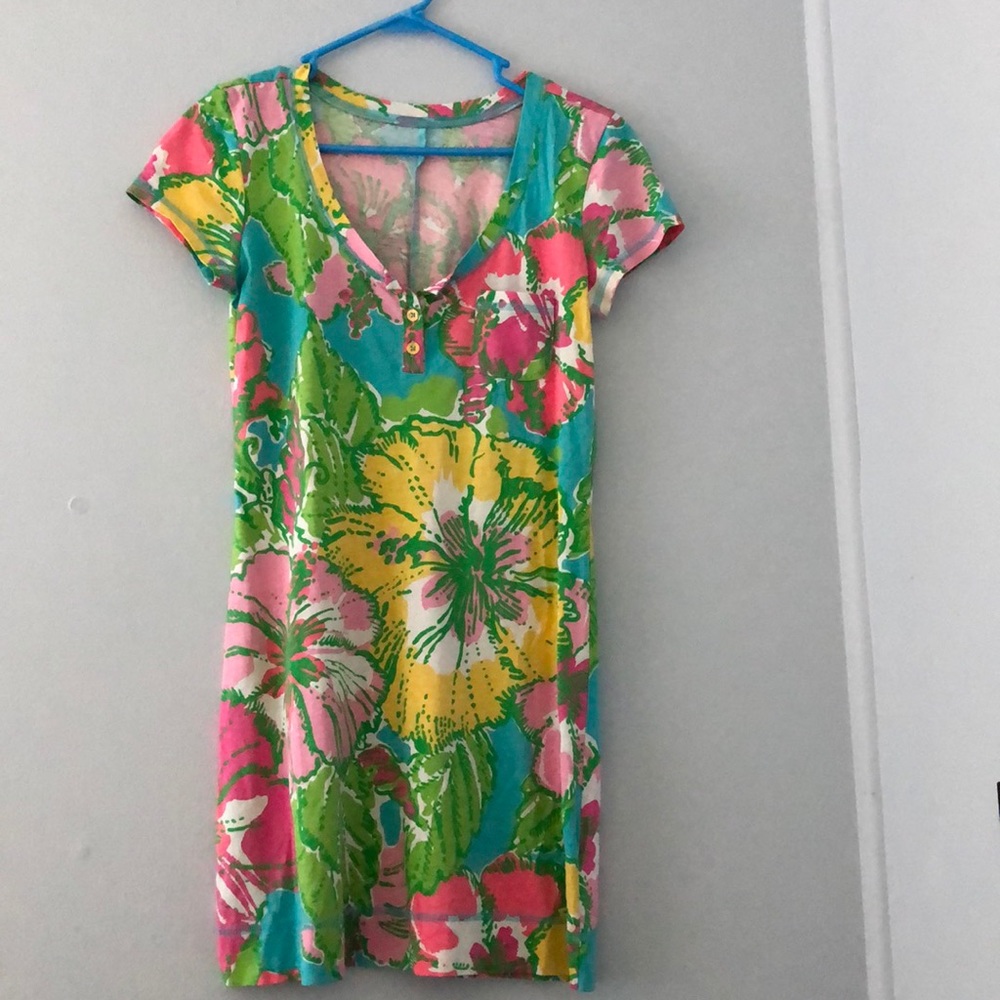 Scoop neck Lilly Pulitzer t-shirt dress